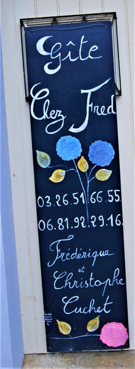 Chez Fred Bed and Breakfast Boursault Exteriör bild